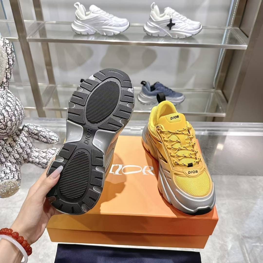 Premium Tech-Runner Sneakers