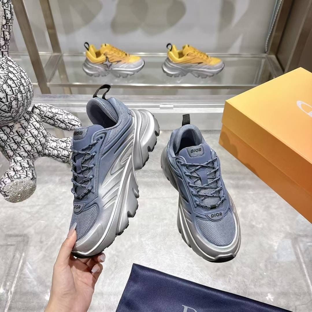 Premium Tech-Runner Sneakers